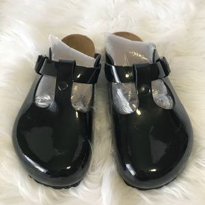 Birkenstock clogs black patent